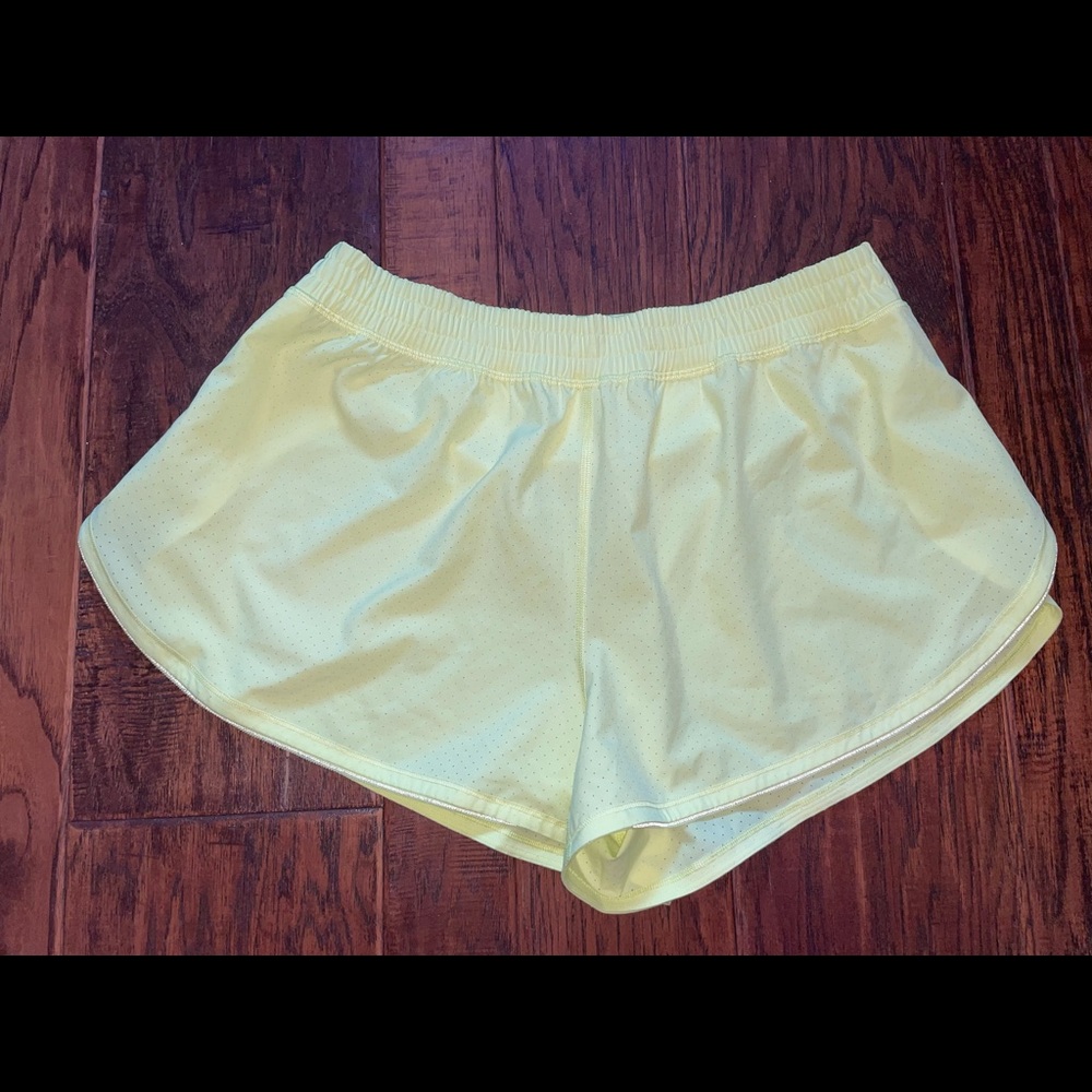 Lululemon yellow shorts size 10